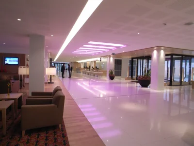 Dolce La Hulpe Brussels – La Hulpe Beispiel der Beleuchtung in der Lobby des Hotels
