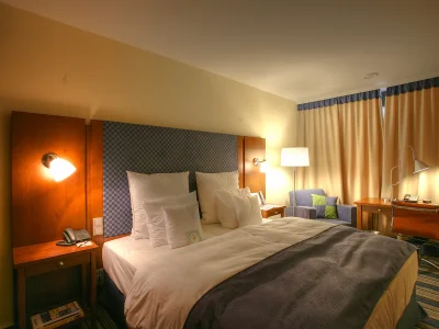 Beleuchtung der Hotelzimmer: Four Points Olympiapark Sheraton - München