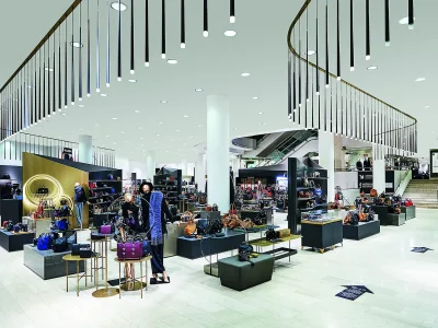 Kaufhaus Stockmann - Helsinki. Beleuchtungenim Einkaufscentrum