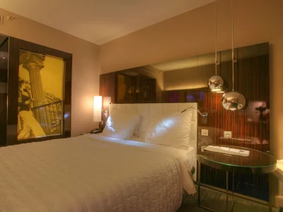 Le Meridien Etoile - Paris Beleuchtung des Hotelzimmers